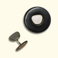 Onyx Mourning Button with a cufflink is one of the many possibilities to wear the Mourning Button with a personal memento.